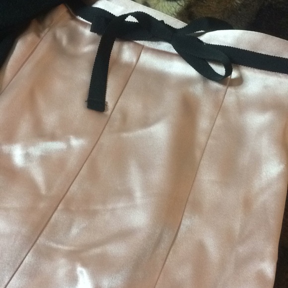 VINTAGE EXPRESS 100% Pink Silk w black ribbon detail Midi Length tulip Skirt - Picture 3 of 6